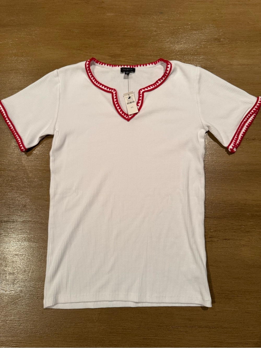 Talbots White Ribbed Short Sleeve Tee with Red Scalloped Trim